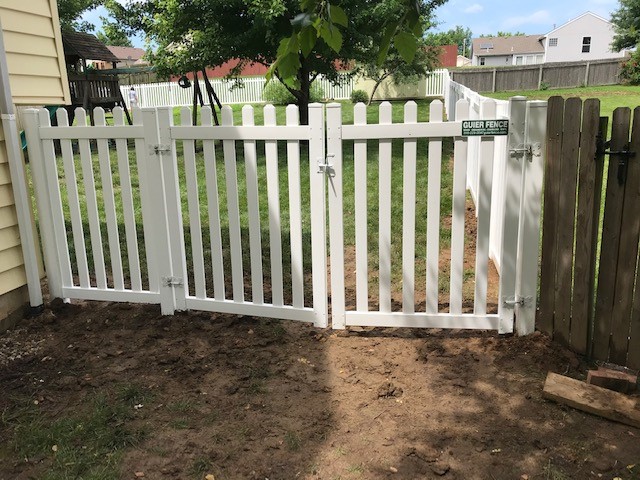 Wood Picket Fence